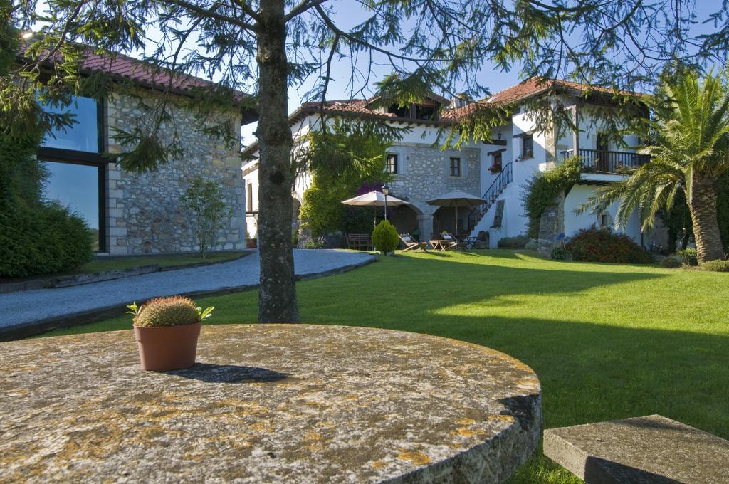 La Casona De Suesa Hotel Екстериор снимка
